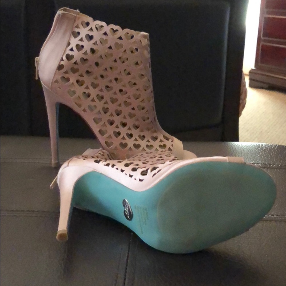 Women’s high heel